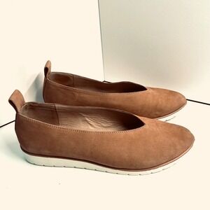 Eileen Fisher Women's‎ Tan Humor Suede Wedge Ballet Flat in Size 9